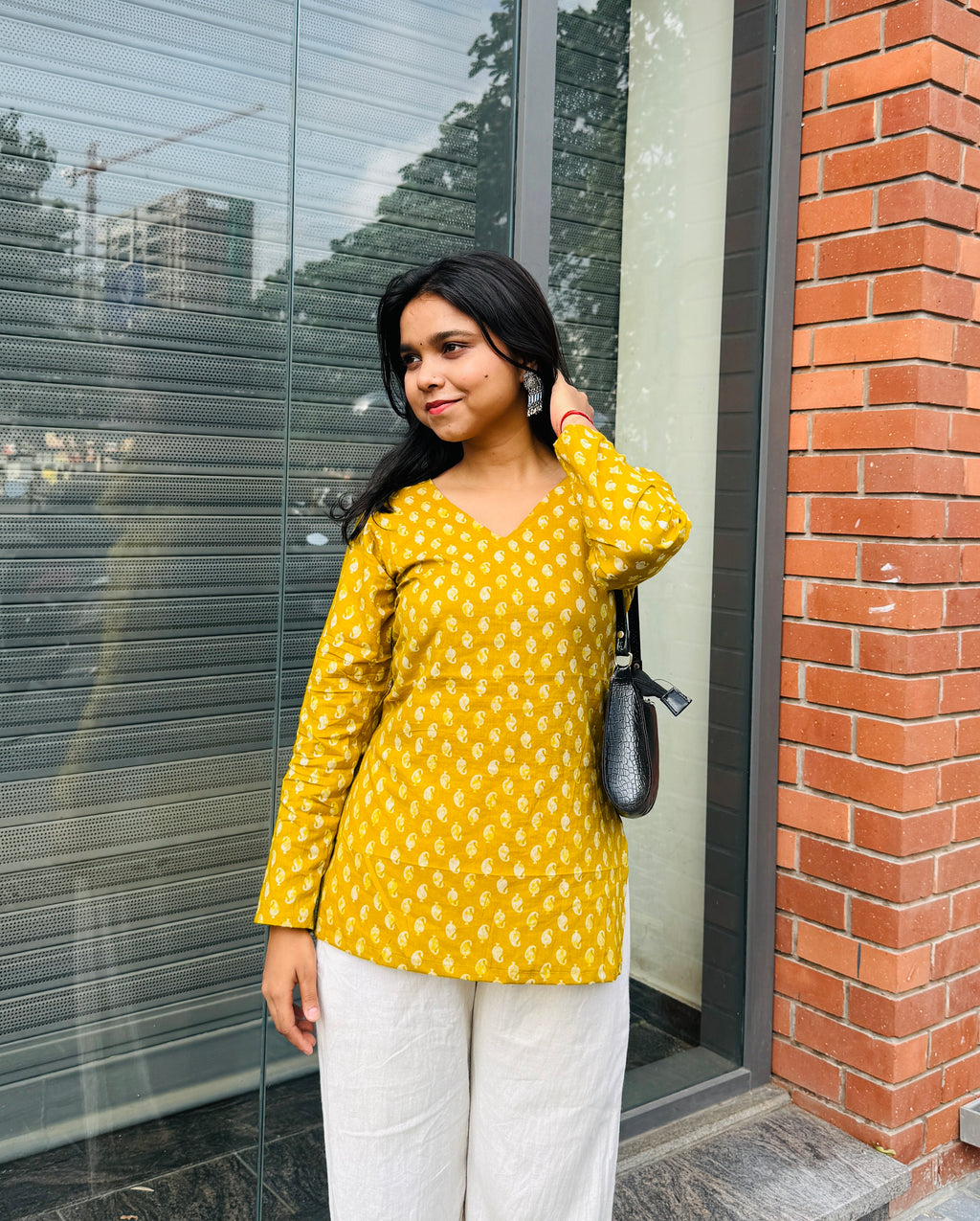 Annu Yellow Printed Corset Back Kurti